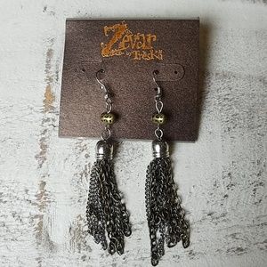 2/$12 NWT Zevar by Treska dangle earrings